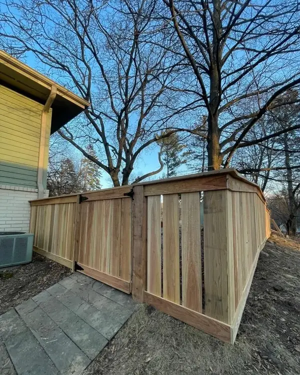 Modern Home Fences — 080
